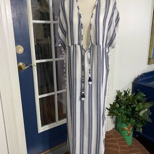 Blue Island cover-up. Size Medium but generous fit, can fit 10-14 easily.